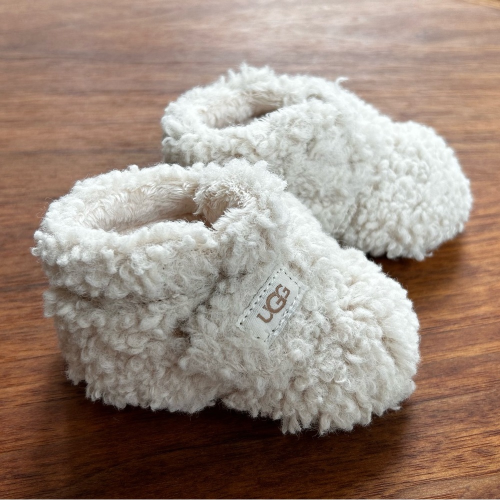 UGG Bixbee baby boots. 0-6 months